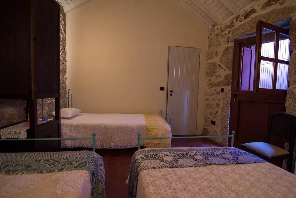 Casas Dos Avos Guest House วาลดิกัมบรา ห้อง รูปภาพ
