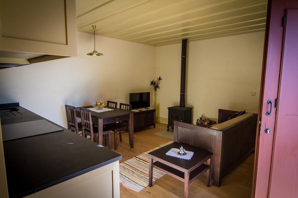 Casas Dos Avos Guest House วาลดิกัมบรา ห้อง รูปภาพ