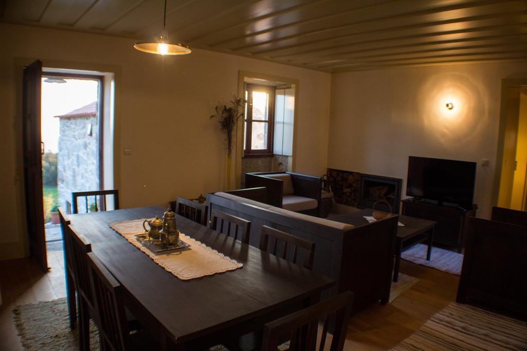 Casas Dos Avos Guest House วาลดิกัมบรา ห้อง รูปภาพ
