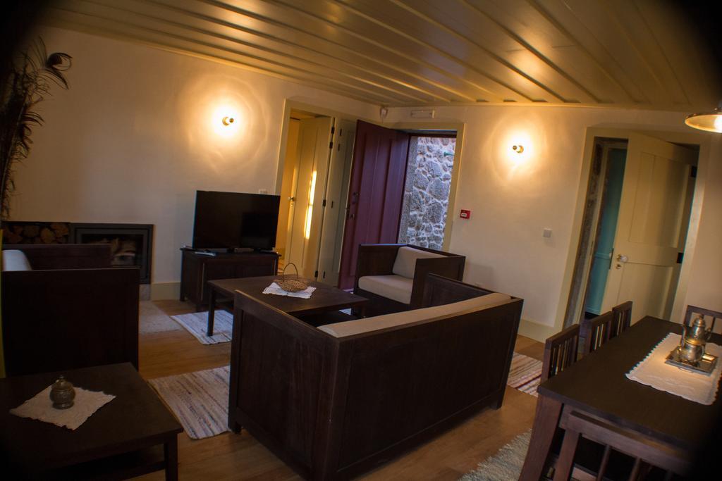 Casas Dos Avos Guest House วาลดิกัมบรา ห้อง รูปภาพ